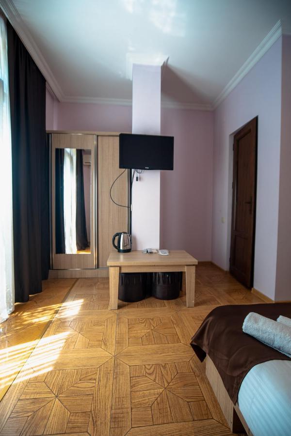 Porto Franco Hotel Батуми Екстериор снимка