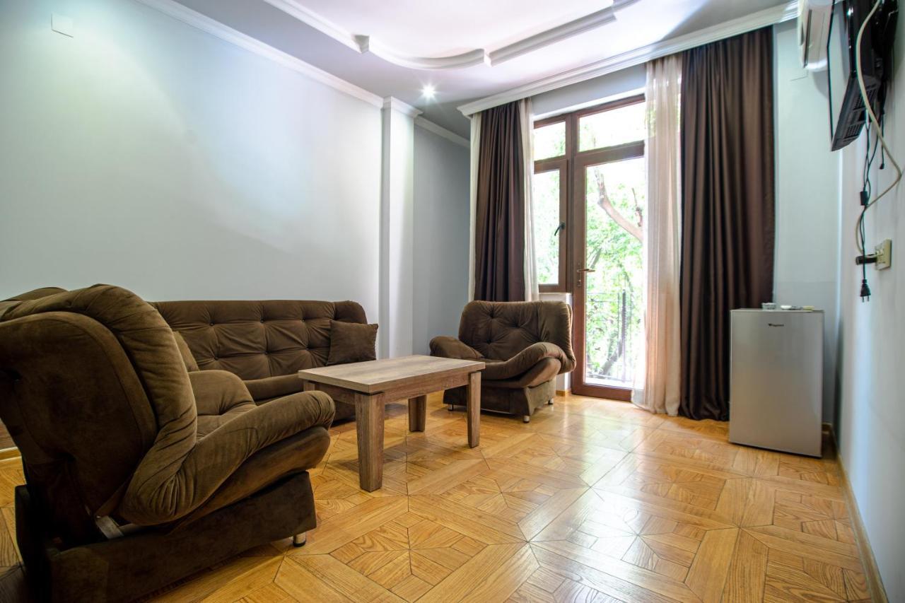 Porto Franco Hotel Батуми Екстериор снимка
