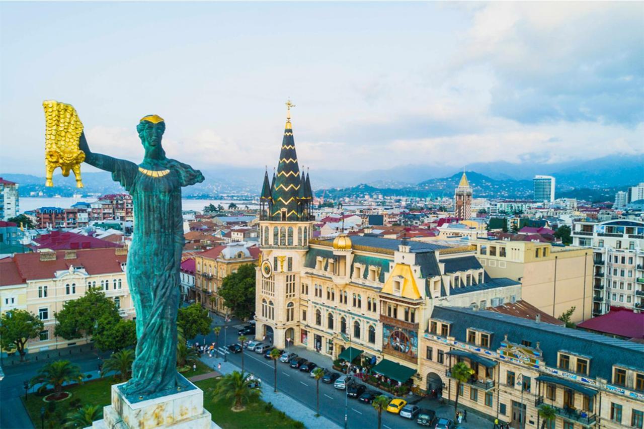 Porto Franco Hotel Батуми Екстериор снимка