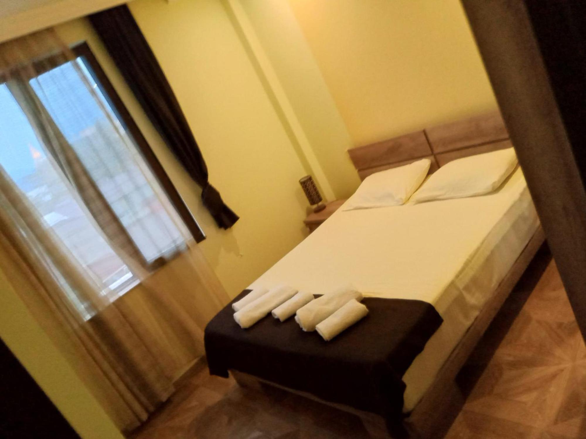 Porto Franco Hotel Батуми Екстериор снимка
